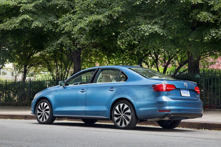  Volkswagen Jetta Hybrid 2015 года  (US) (фото 3 из 7)